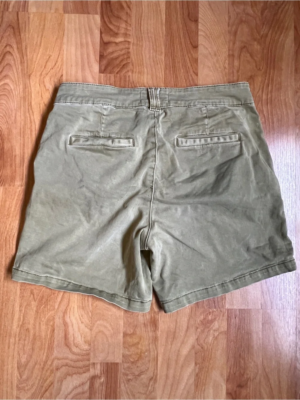 Anthropologie Olive Green Cotton Chino Bermuda Shorts W Functional Back Pockets